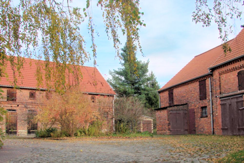Denkmalschutz-Bauernhof
Stallgebäude älter, Stallgebäude neuer, Scheune